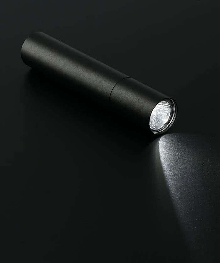 Rechargeable Aluminum Flashlight - Black 4 Rechargeable Aluminum Flashlight - Black